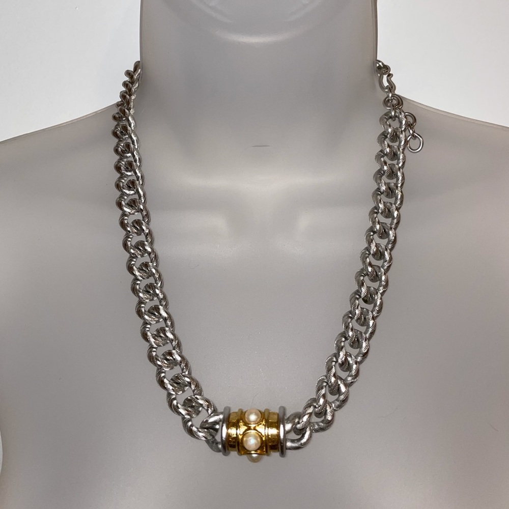 Silver/Gold faux pearl necklace